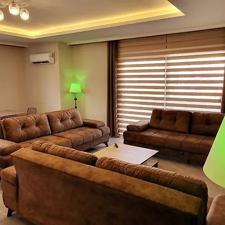 330qm In Alanya, 300m Vom Meer, Toller Ausblick شقة ألانيا